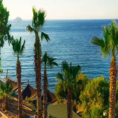 La Local Beach House, +12