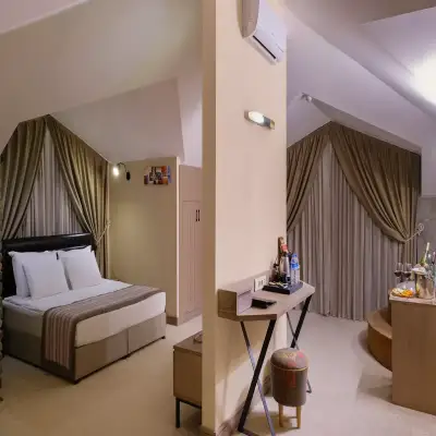 Mata Otel