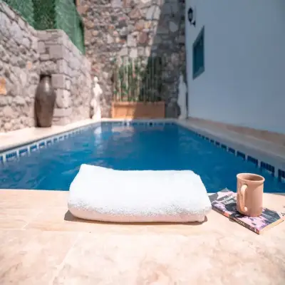 Rebetiko Otel