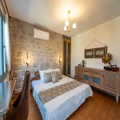 Rebetiko Otel