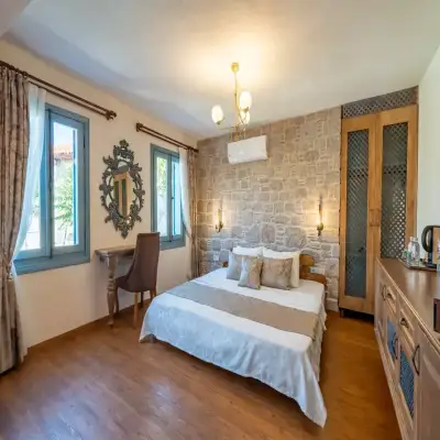 Rebetiko Otel