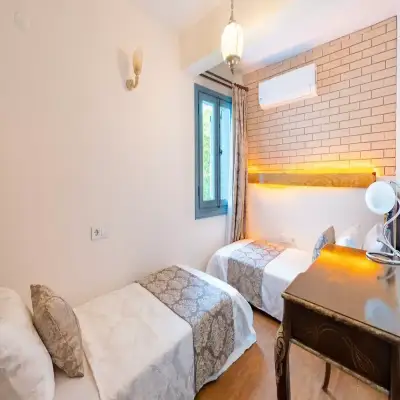 Rebetiko Otel