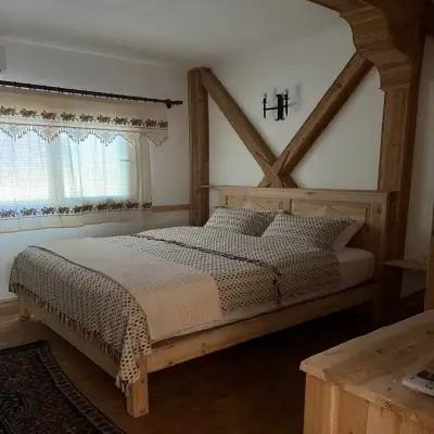 Piramit Otel