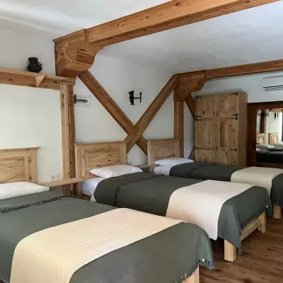 Piramit Otel