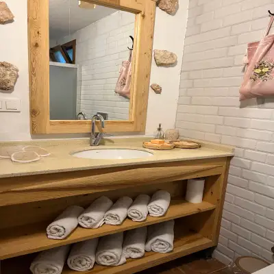 Piramit Otel
