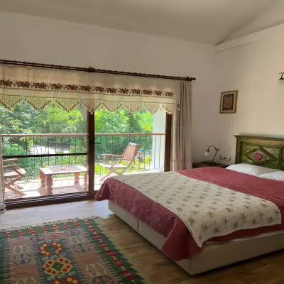 Piramit Otel