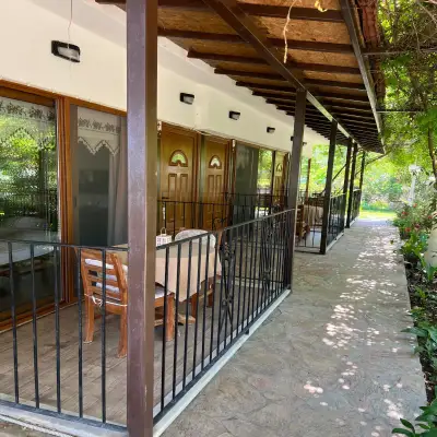 Piramit Otel