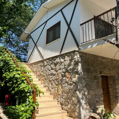 Piramit Otel
