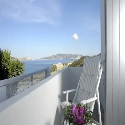 Kapetan Tasos Suites