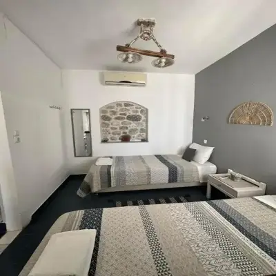 Elenis Studios & Apartments