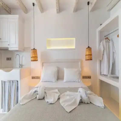 Nikos Apartments and Studios