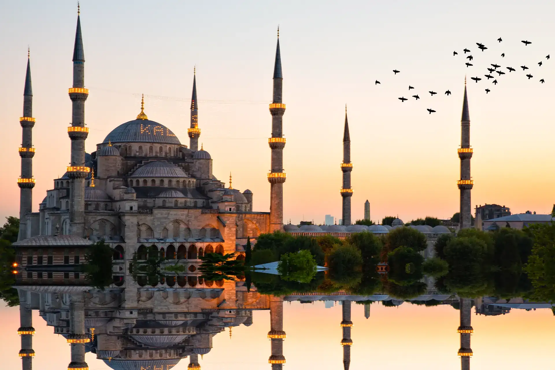 Sultanahmet Gezi Rehberi: Gezilecek Yerler, Yeme-İçme ve Ulaşım Bilgileri