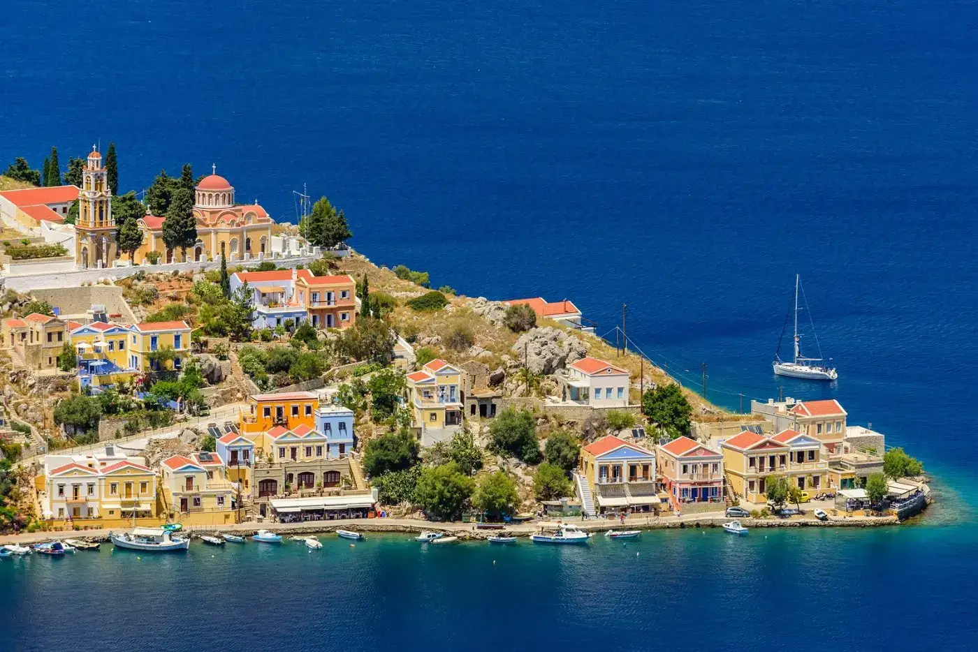 Symi (Simi) Adası Gezi Rehberi 2026 | Nerede, Nasıl Gidilir, Plajlar ve Oteller