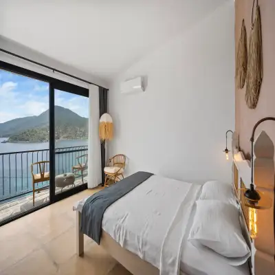 Mandalya Otel, Kargı Koyu