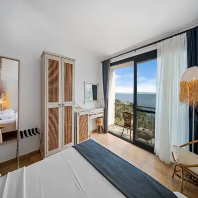 Mandalya Otel, Kargı Koyu