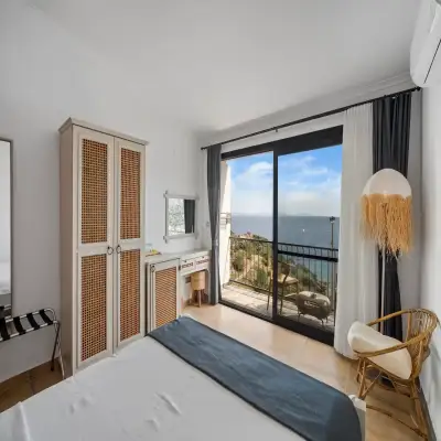 Mandalya Otel, Kargı Koyu