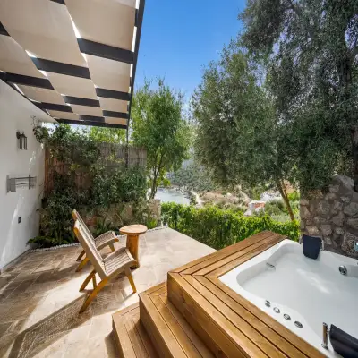 Mandalya Otel, Kargı Koyu
