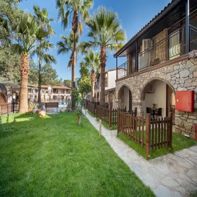 Alados Otel