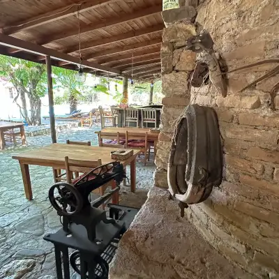 Olimpos Köy Evi