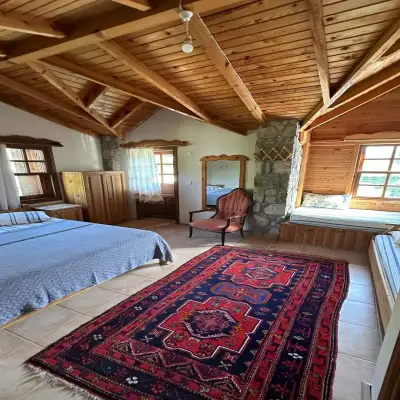 Olimpos Köy Evi