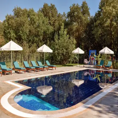 Piramit Otel