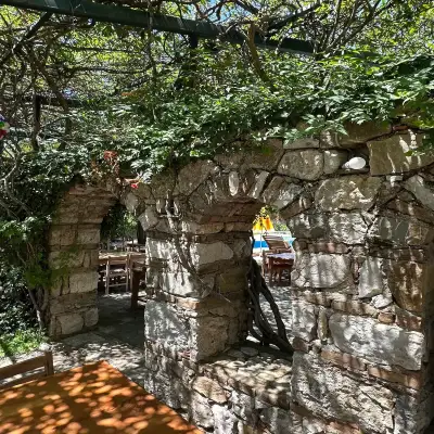Olimpos Köy Evi