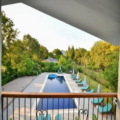 Piramit Otel