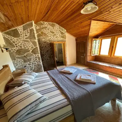 Olimpos Köy Evi