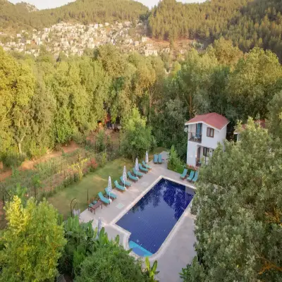 Piramit Otel