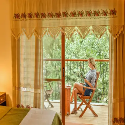 Piramit Otel