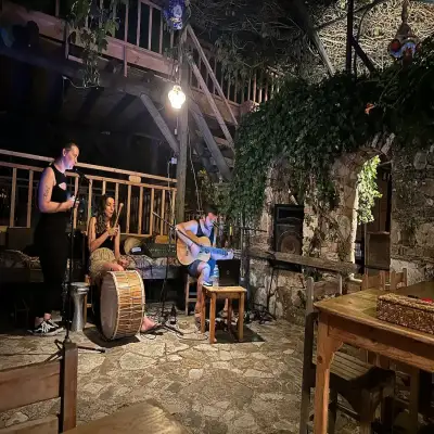 Olimpos Köy Evi