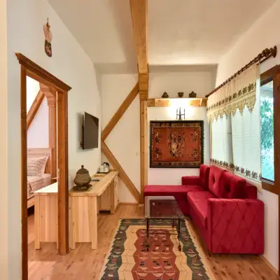 Piramit Otel