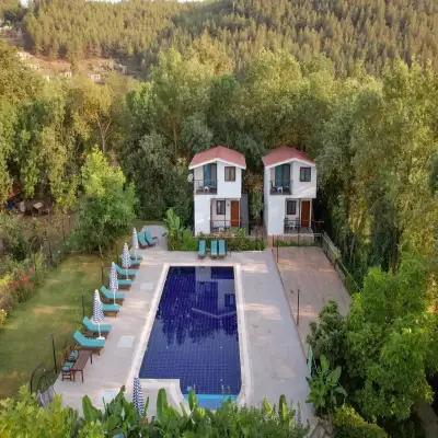 Piramit Otel