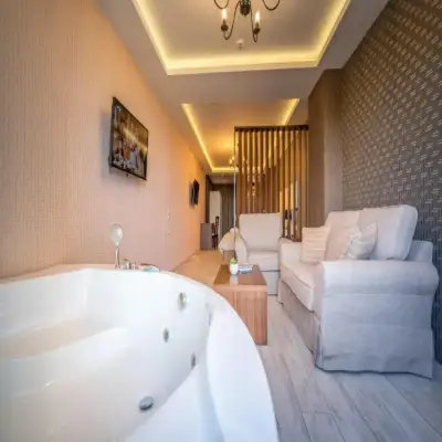 Elegance Luxury Executive Suites - Adults Only