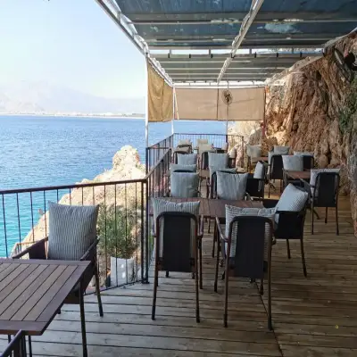 Perge Hotels +18