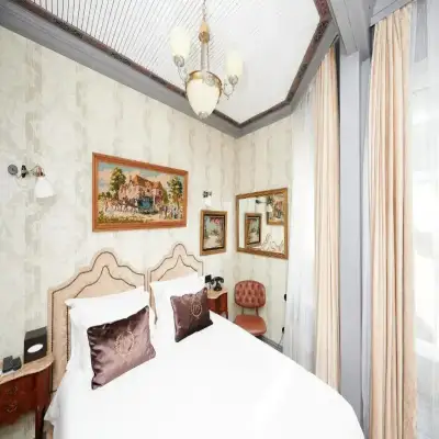 Faik Pasha Suites, Çukurcuma