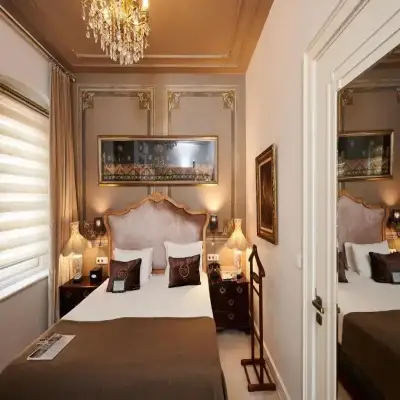 Faik Pasha Suites, Çukurcuma