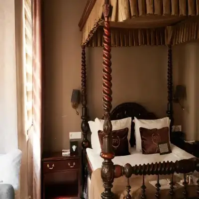 Faik Pasha Suites, Çukurcuma
