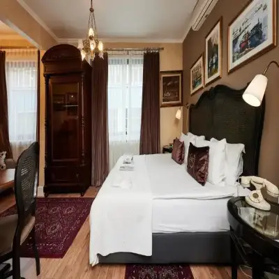 Faik Pasha Suites, Çukurcuma