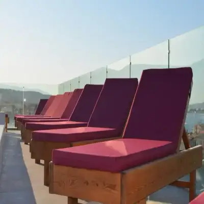Ferush Otel, +12