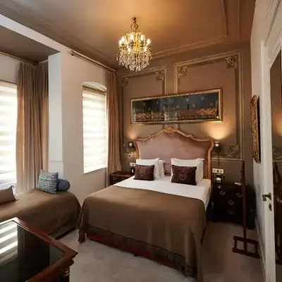 Faik Pasha Suites, Çukurcuma