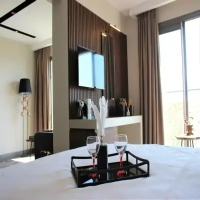 Monalisa Hotels