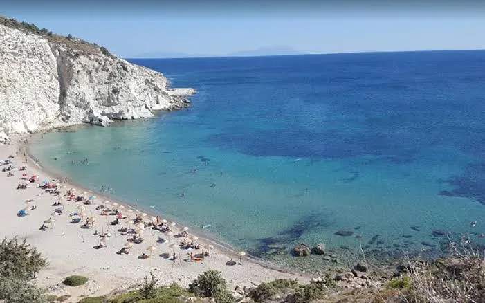 Alaçatı Plajları 2026: En Güzel Koylar, Ücretli ve Ücretsiz Çeşme Plajları