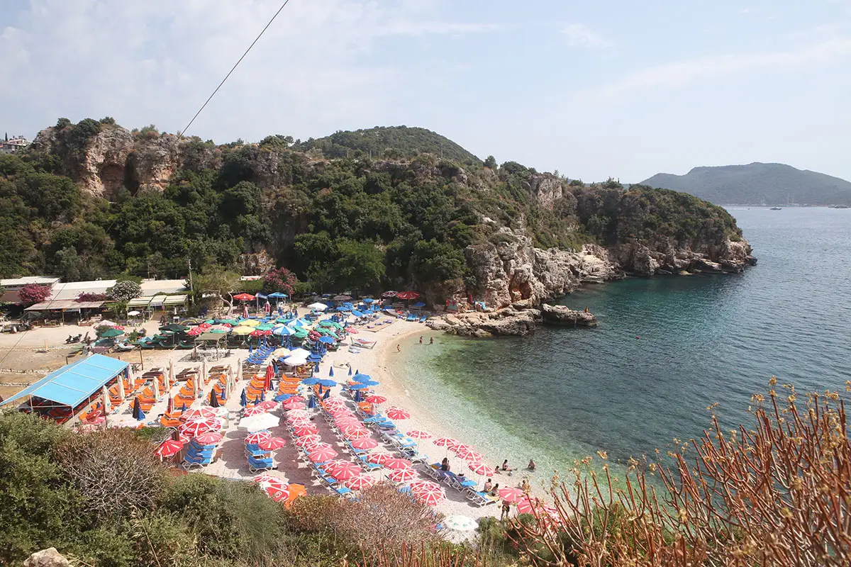 Kaş B&uuml;y&uuml;k &Ccedil;akıl