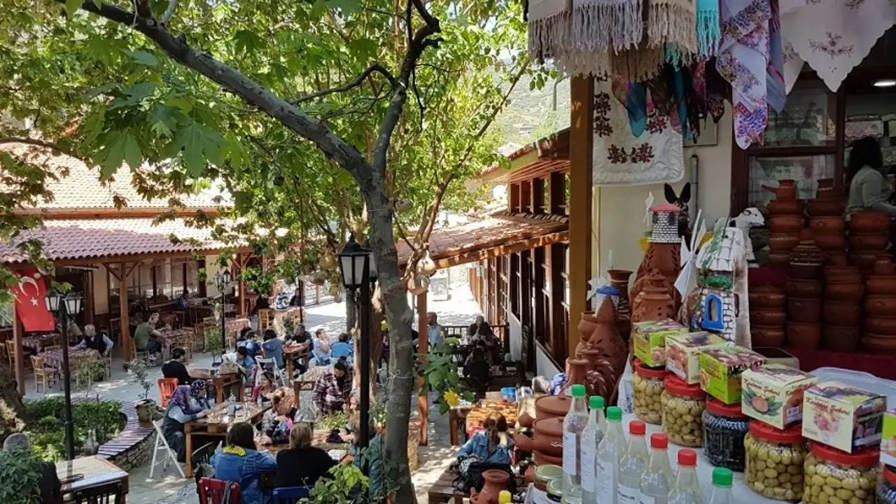 &Ouml;demiş Pazarı