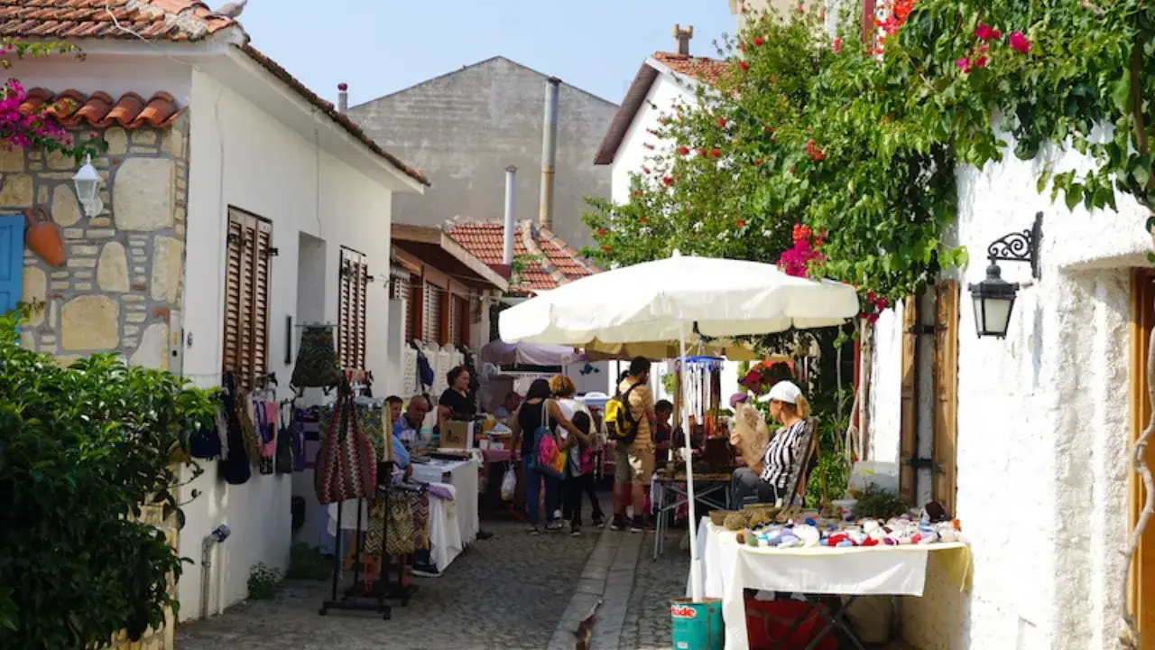 Sığacık &Uuml;retici Pazarı