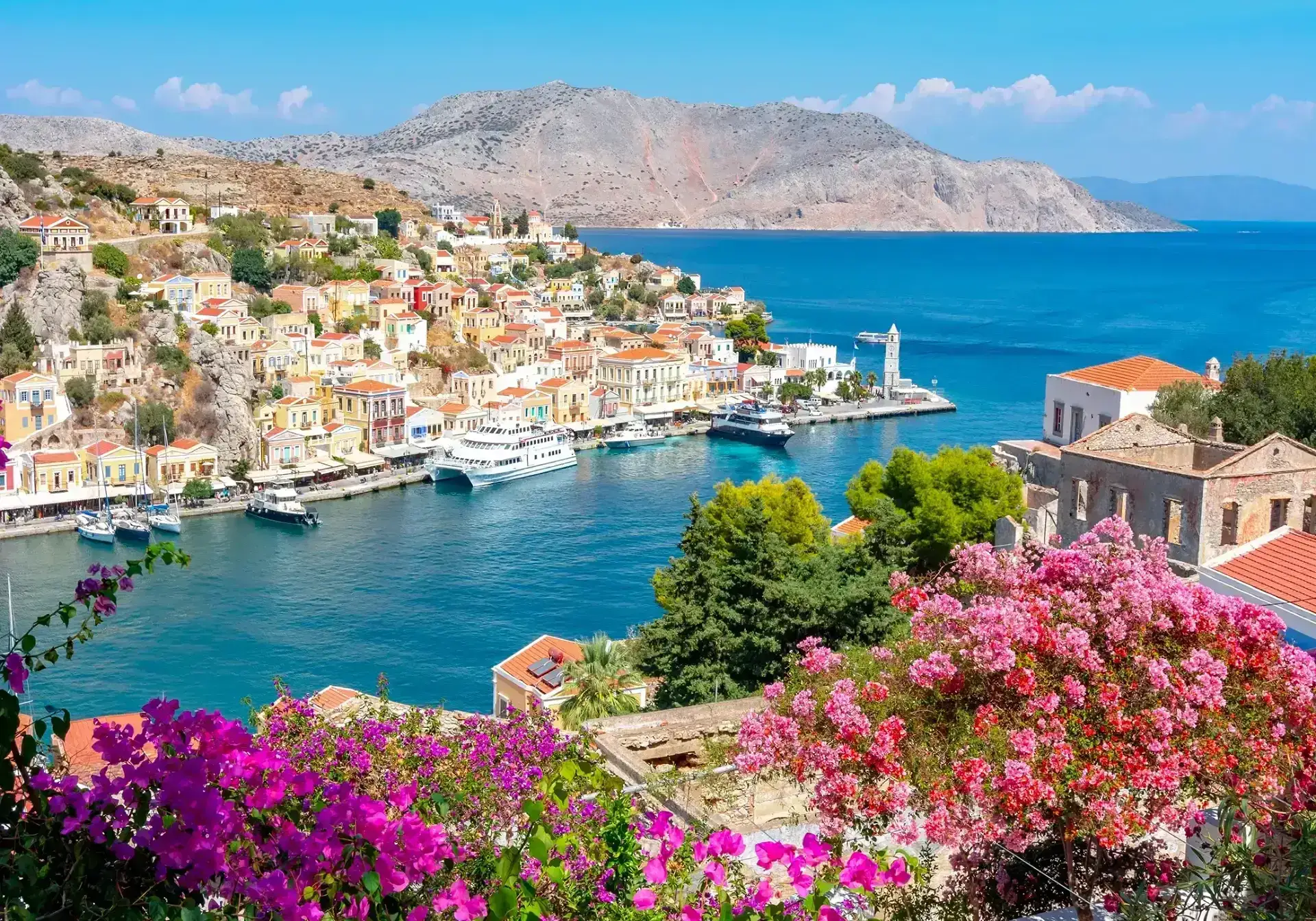 Symi Adası Gezi Rehberi: 2 Günde Gezilecek Yerler, En Güzel Plajlar ve Yeme-İçme Önerileri