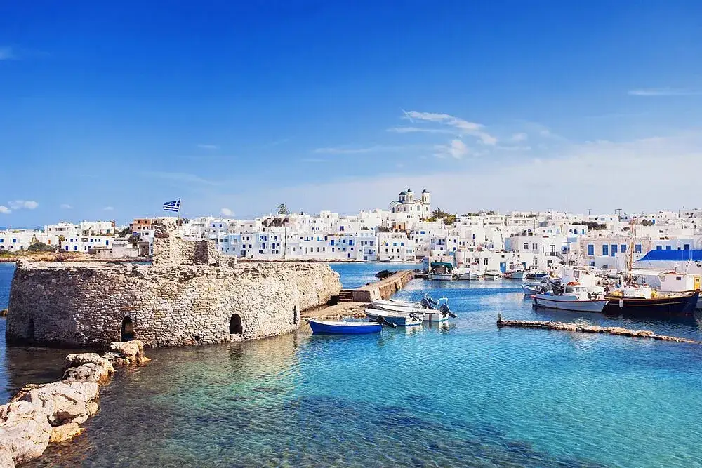 Paros Gezi Rehberi: 3 Günde Gezilecek Yerler, En Güzel Plajlar ve Yeme-İçme Önerileri