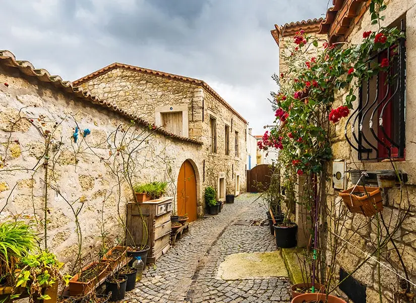 &Ccedil;eşme-Ala&ccedil;atı Sokakları