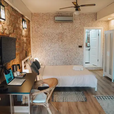 Attalos Suites